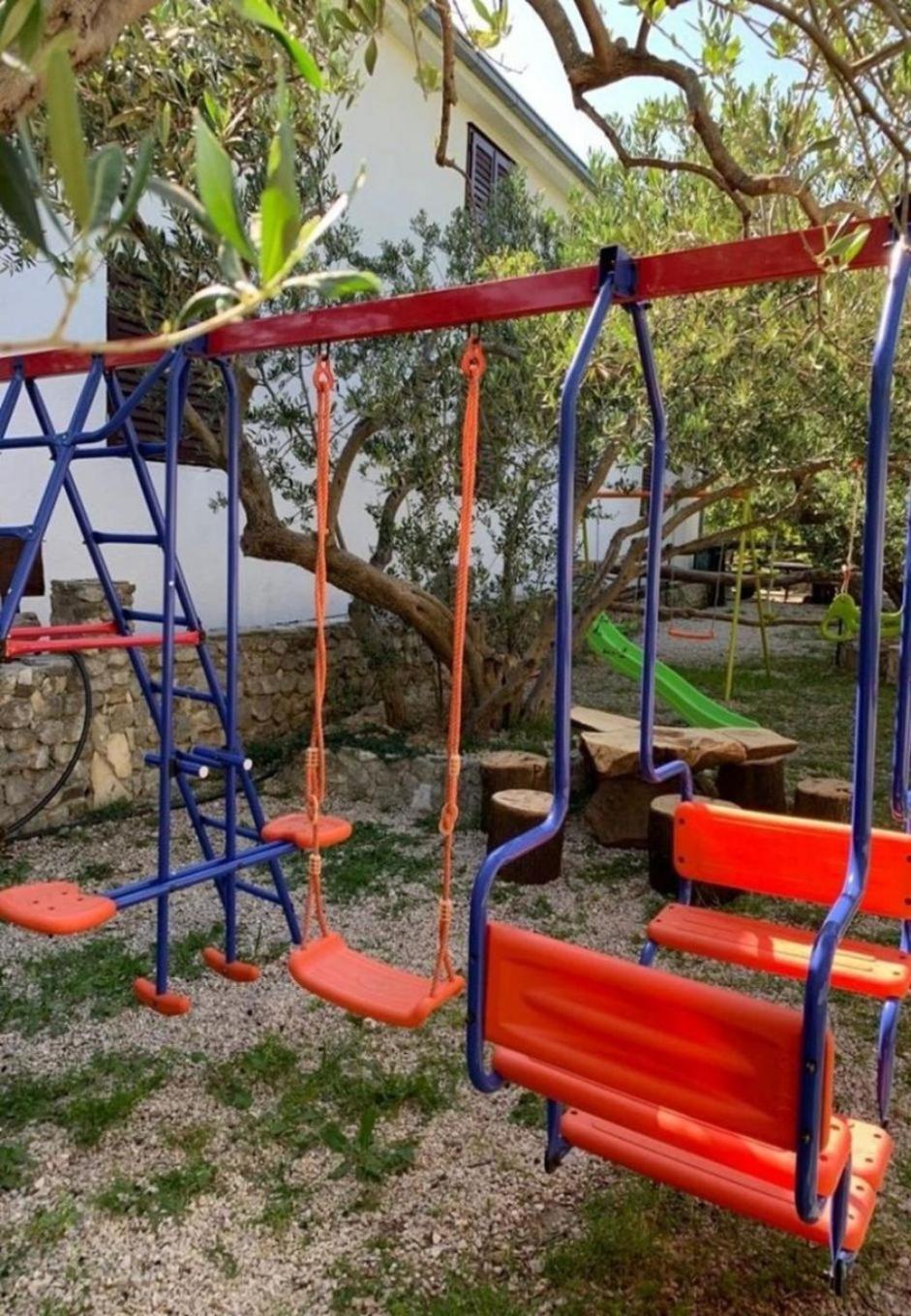 Apartments Antisa - With Playground Tučepi Exterior foto